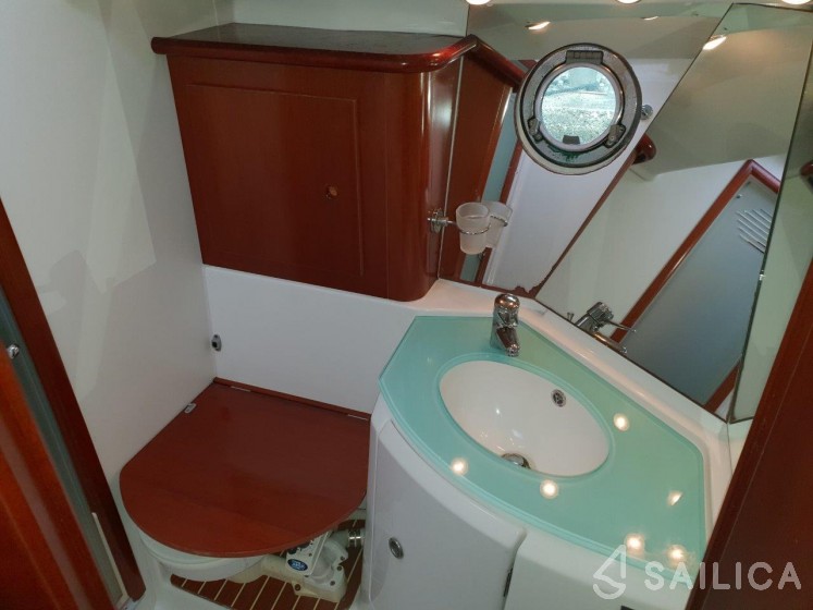 Swift Trawler 42 - Yacht Charter Sailica