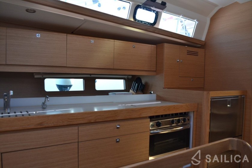 Dufour 460 GL - Yacht Charter Sailica