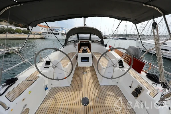 Bavaria 34 Cruiser - Yacht Charter Sailica
