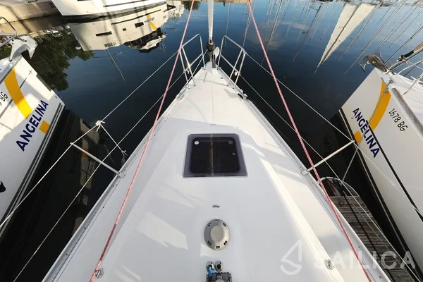 Bavaria 34 Cruiser - Yacht Charter Sailica