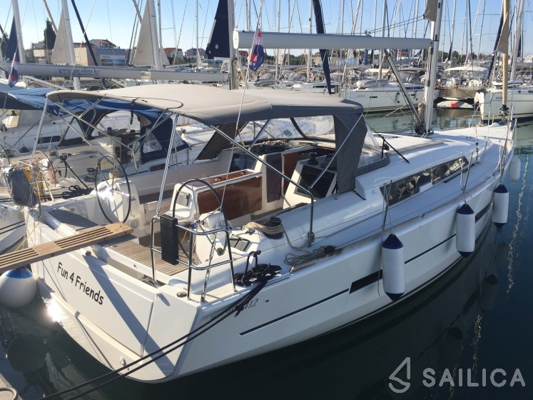 Dufour 412 GL - Yacht Charter Sailica