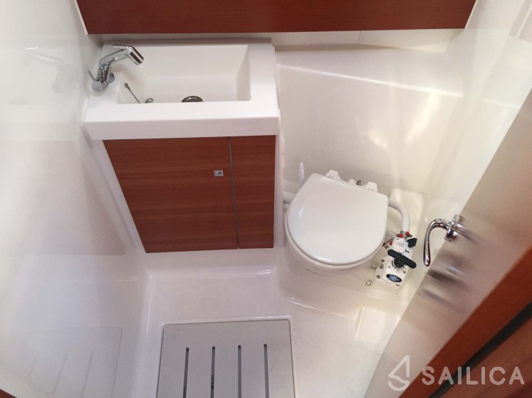 Dufour 412 GL - Yacht Charter Sailica