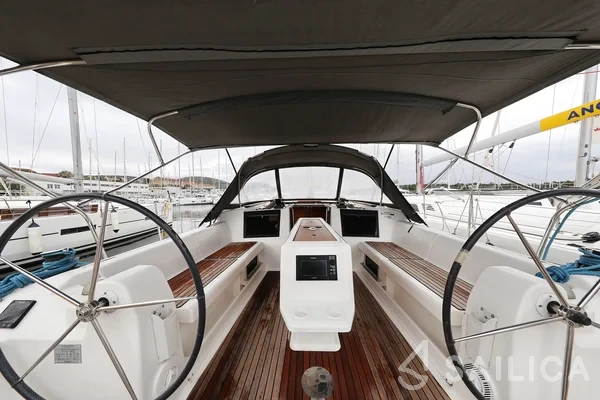 Dufour 412 GL - Yacht Charter Sailica
