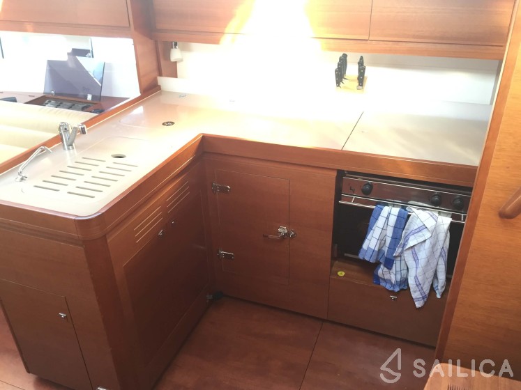 Dufour 412 GL - Yacht Charter Sailica