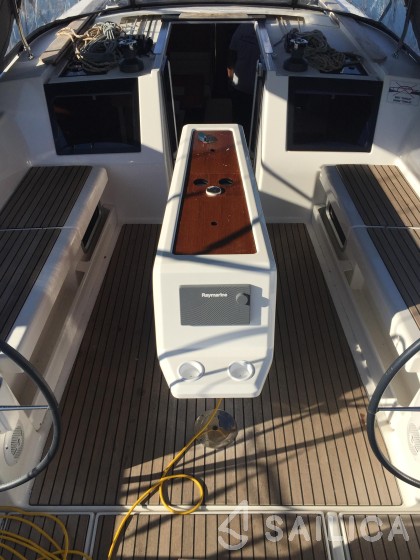 Dufour 412 GL - Yacht Charter Sailica