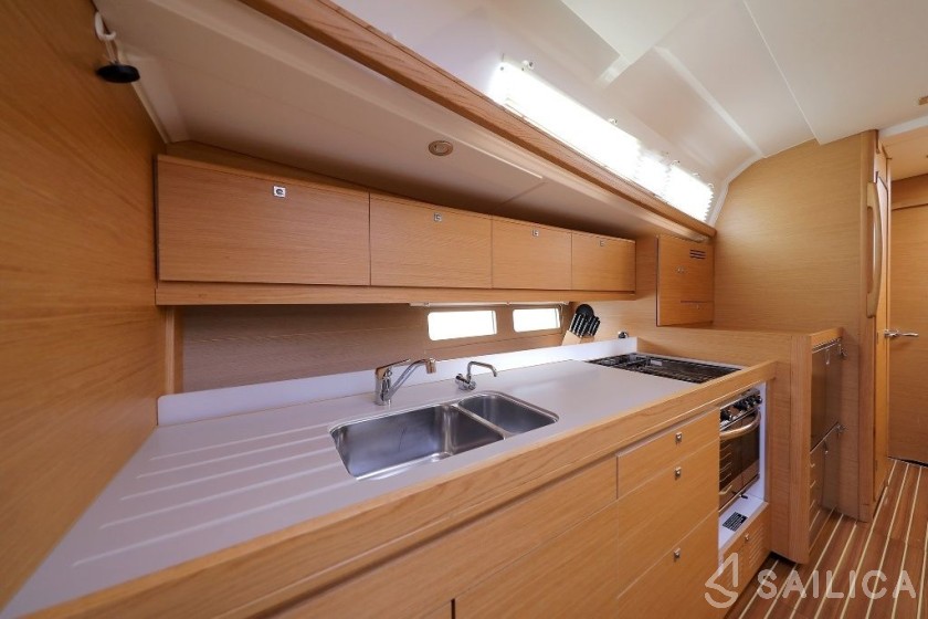 Dufour 460 GL - Yacht Charter Sailica