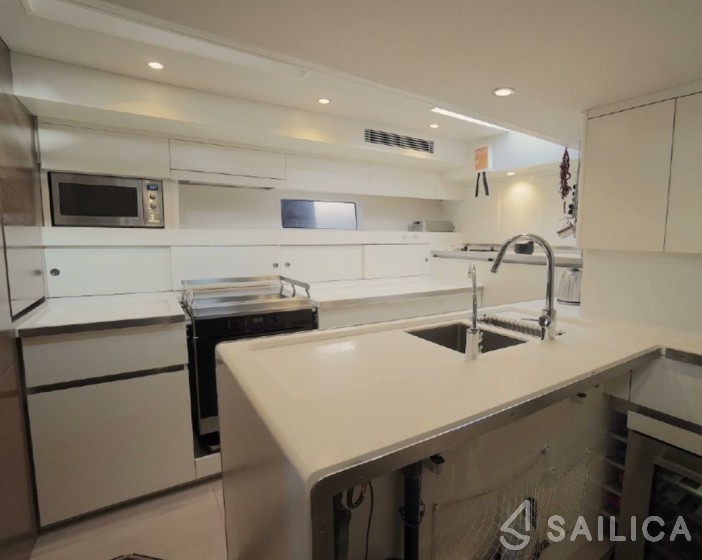 CNB 76 - Yacht Charter Sailica