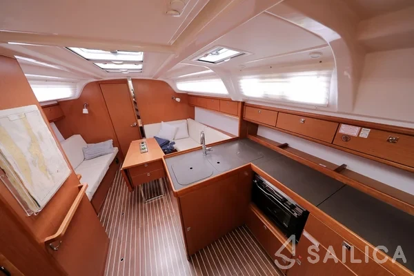 Bavaria 37 Cruiser - Yacht Charter Sailica
