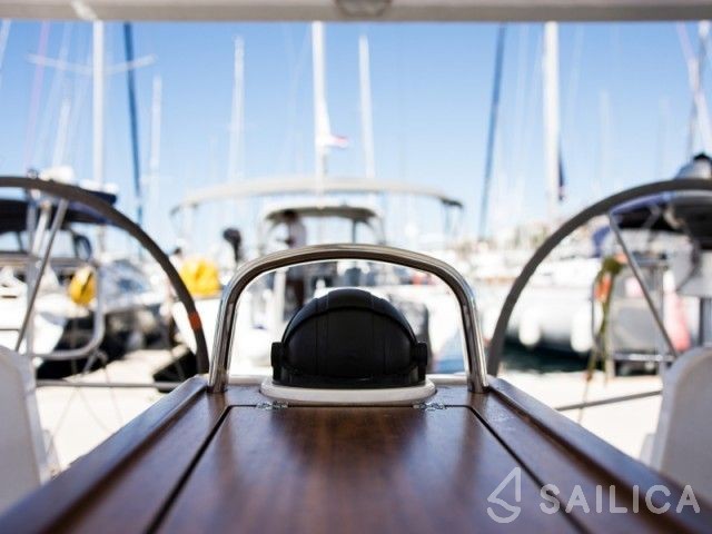 Bavaria 37 Cruiser - Yacht Charter Sailica
