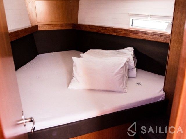 Bavaria 37 Cruiser - Yacht Charter Sailica