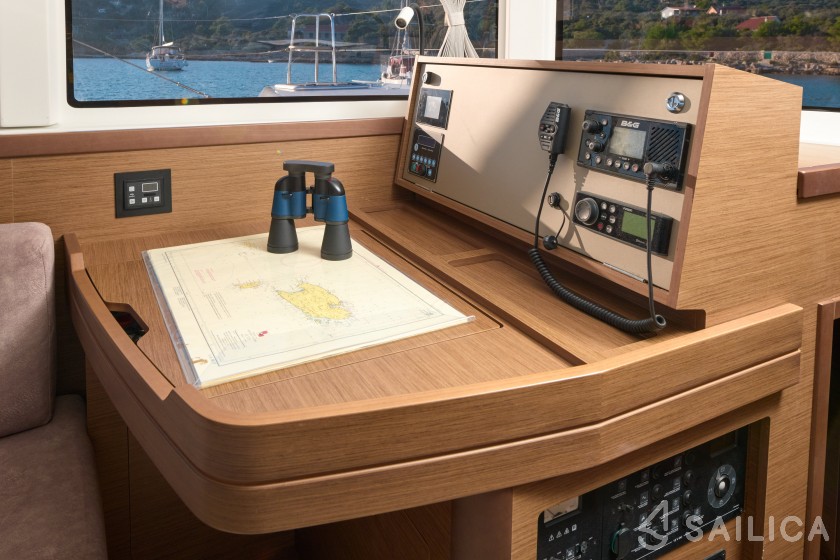 Lagoon 42 - Yacht Charter Sailica