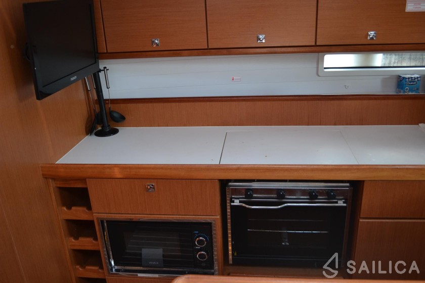 Bavaria Cruiser 56 - Yacht Charter Sailica