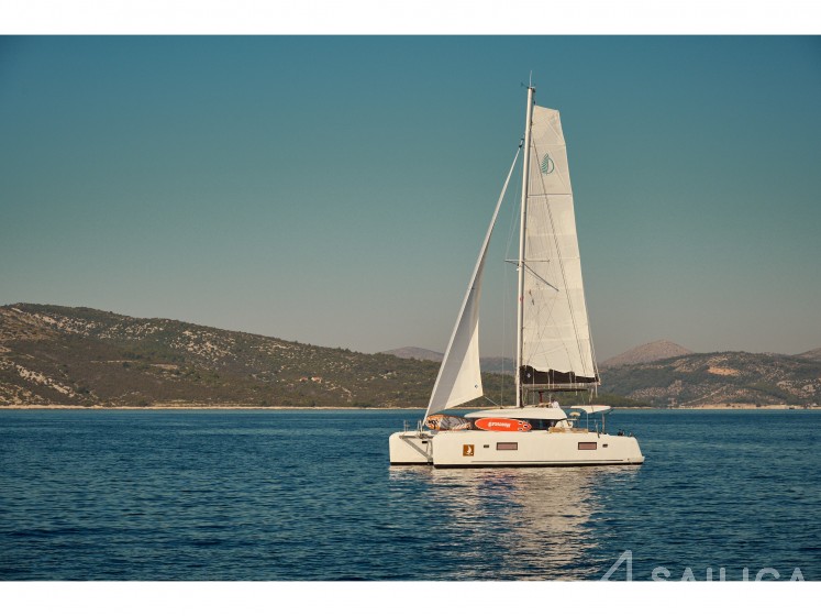 Lagoon 42 - Yacht Charter Sailica