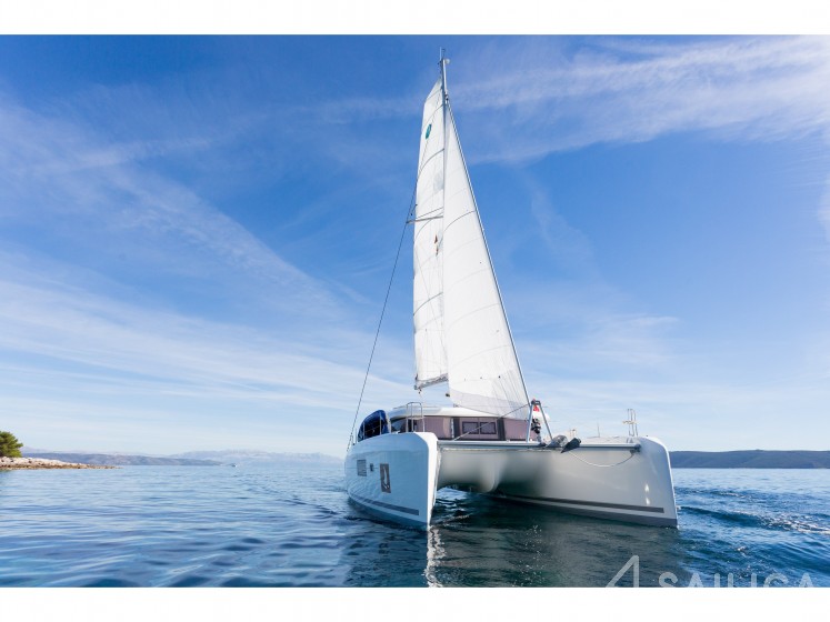 Lagoon 42 - Yacht Charter Sailica