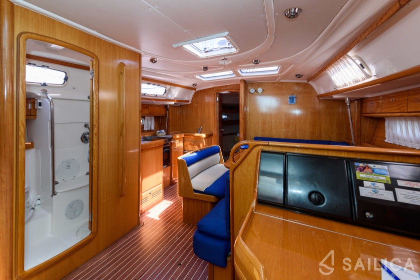 Bavaria 42 Cruiser - Yacht Charter Sailica