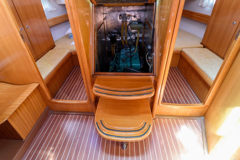 Bavaria 42 Cruiser - Yacht Charter Sailica