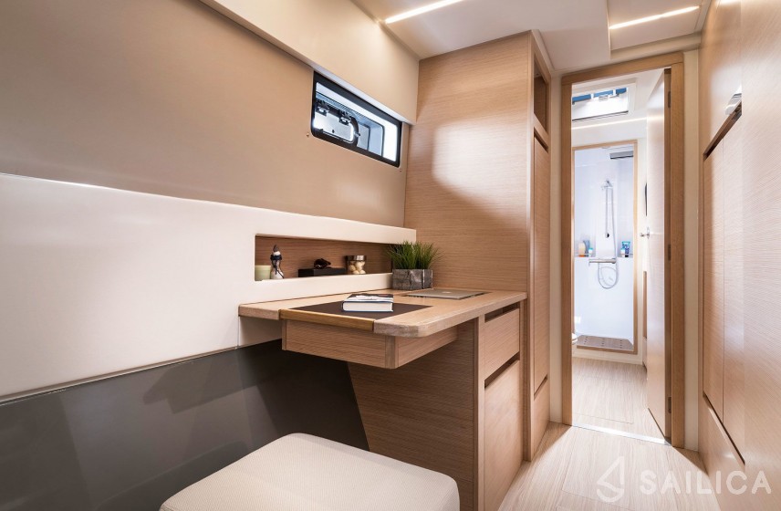 Nautitech 40 open NEW - 4 + 2 cab. - Yacht Charter Sailica