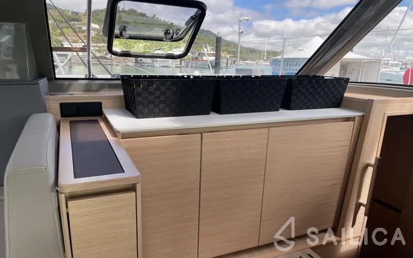 Nautitech 40 open NEW - 4 + 2 cab. - Yacht Charter Sailica