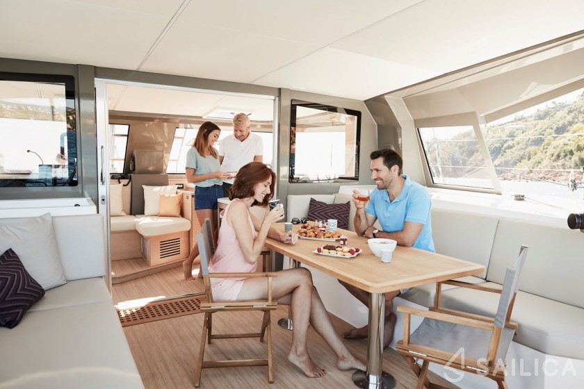 Nautitech 40 open NEW - 4 + 2 cab. - Yacht Charter Sailica