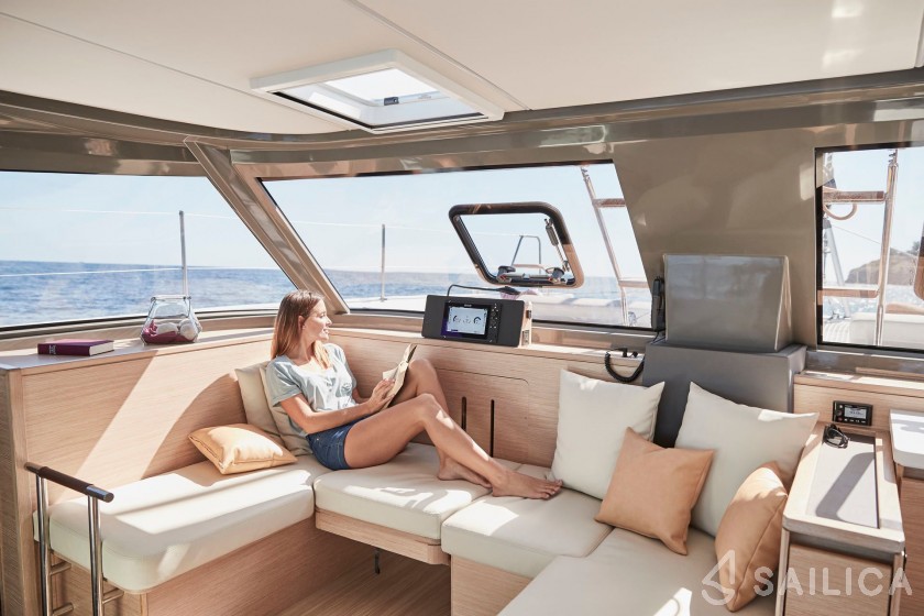 Nautitech 40 open NEW - 4 + 2 cab. - Yacht Charter Sailica