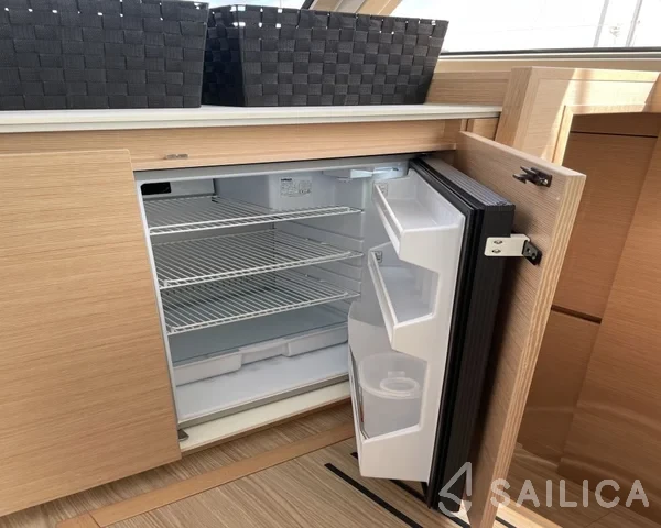 Nautitech 40 open NEW - 4 + 2 cab. - Yacht Charter Sailica