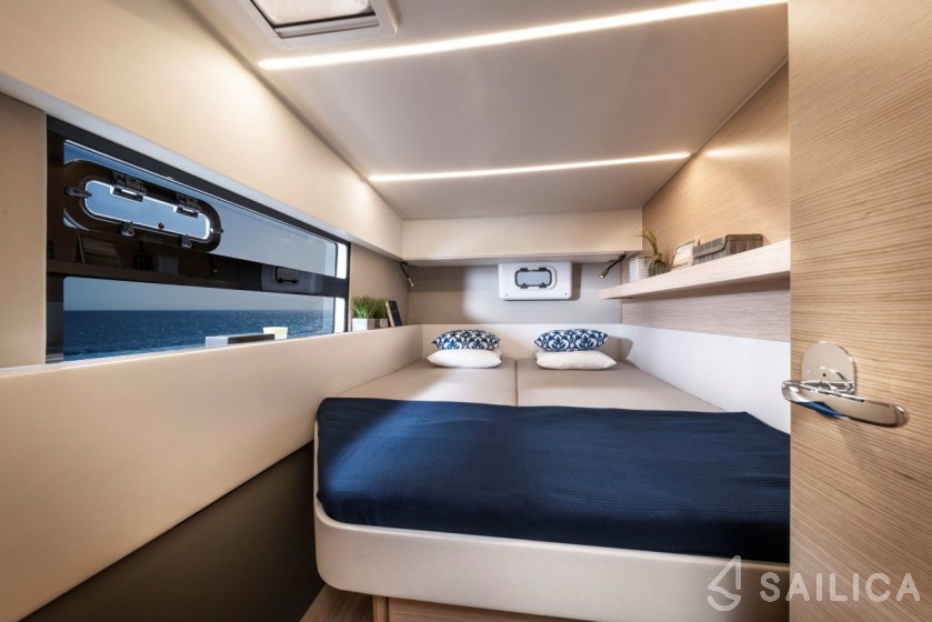 Nautitech 40 open NEW - 4 + 2 cab. - Yacht Charter Sailica