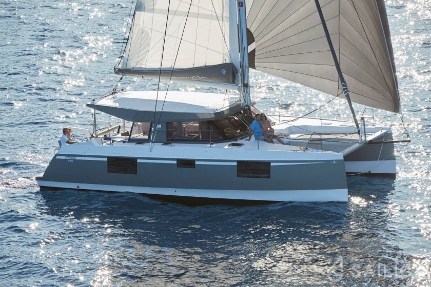 Nautitech 40 open NEW - 4 + 2 cab. - Yacht Charter Sailica