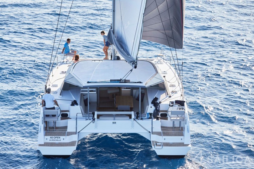 Nautitech 40 open NEW - 4 + 2 cab. - Yacht Charter Sailica
