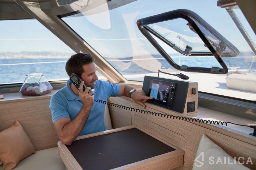 Nautitech 40 open NEW - 4 + 2 cab. - Yacht Charter Sailica