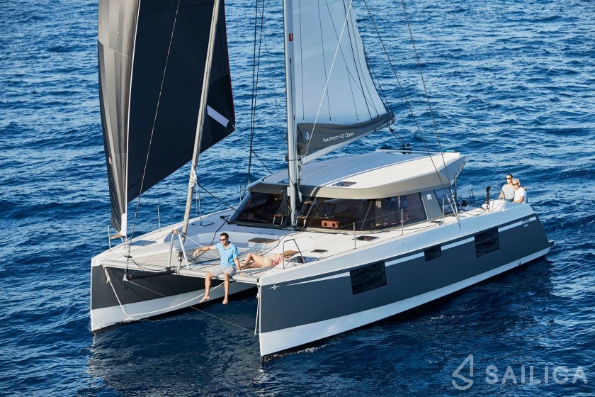 Nautitech 40 open NEW - 4 + 2 cab. - Yacht Charter Sailica