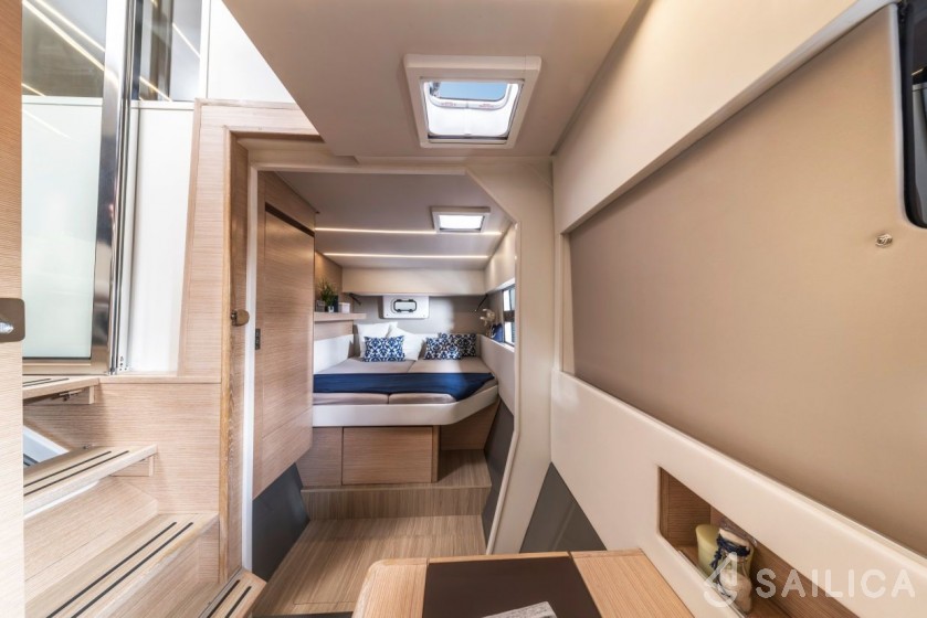 Nautitech 40 open NEW - 4 + 2 cab. - Yacht Charter Sailica