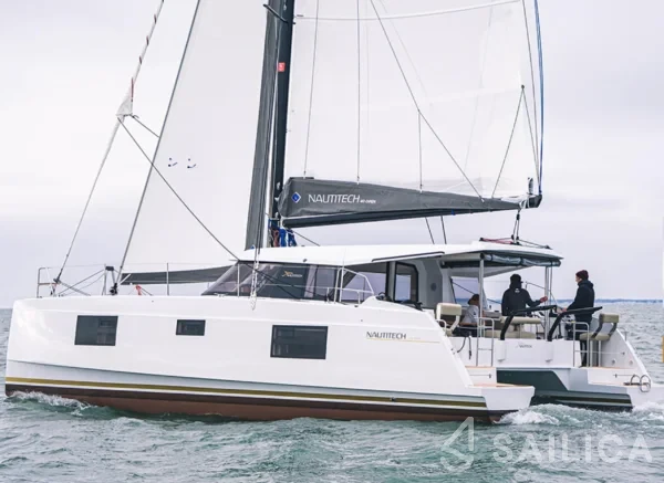 Nautitech 40 open NEW - 4 + 2 cab. - Yacht Charter Sailica