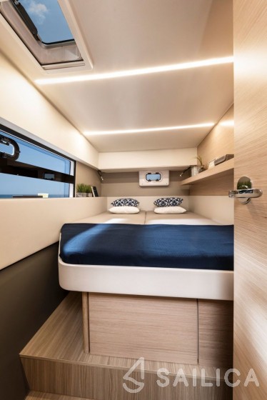 Nautitech 40 open NEW - 4 + 2 cab. - Yacht Charter Sailica
