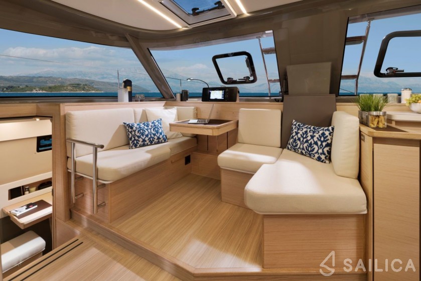 Nautitech 40 open NEW - 4 + 2 cab. - Yacht Charter Sailica