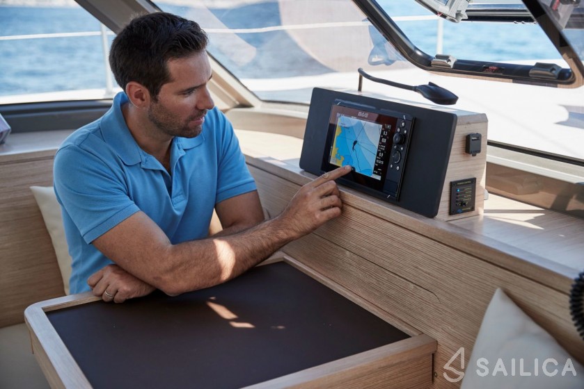 Nautitech 40 open NEW - 4 + 2 cab. - Yacht Charter Sailica