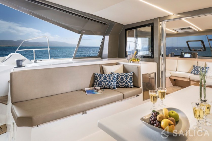 Nautitech 40 open NEW - 4 + 2 cab. - Yacht Charter Sailica