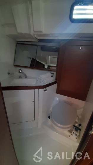 Oceanis 46.1 - Yacht Charter Sailica