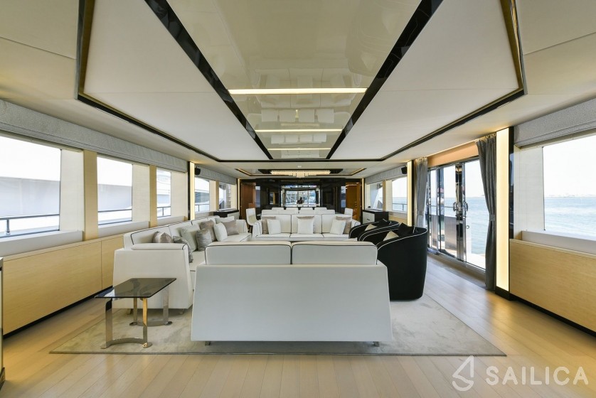 Majesty 122 - Yacht Charter Sailica