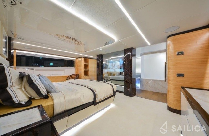 Majesty 122 - Yacht Charter Sailica