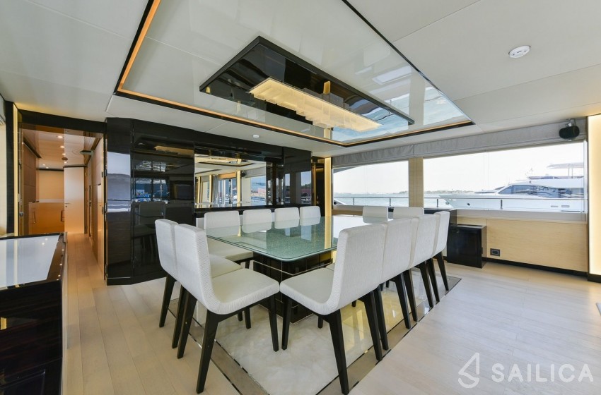 Majesty 122 - Yacht Charter Sailica