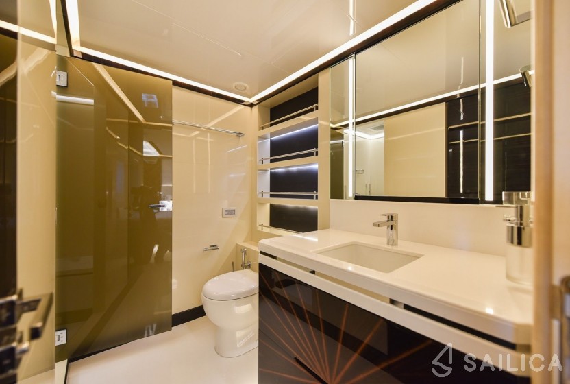 Majesty 122 - Yacht Charter Sailica