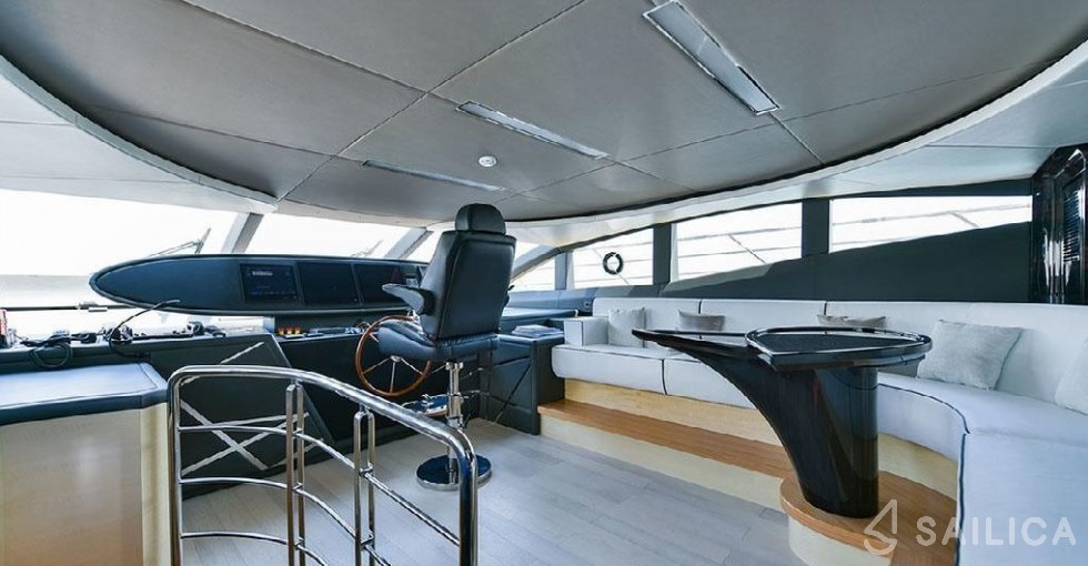 Majesty 122 - Yacht Charter Sailica