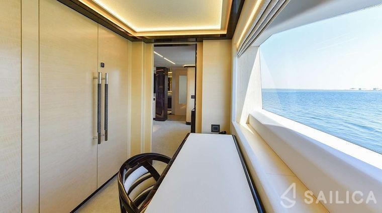 Majesty 122 - Yacht Charter Sailica
