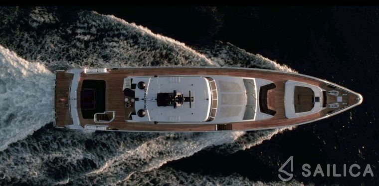 Majesty 122 - Yacht Charter Sailica