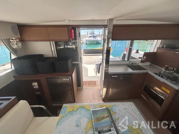 Lagoon 40 - Yacht Charter Sailica