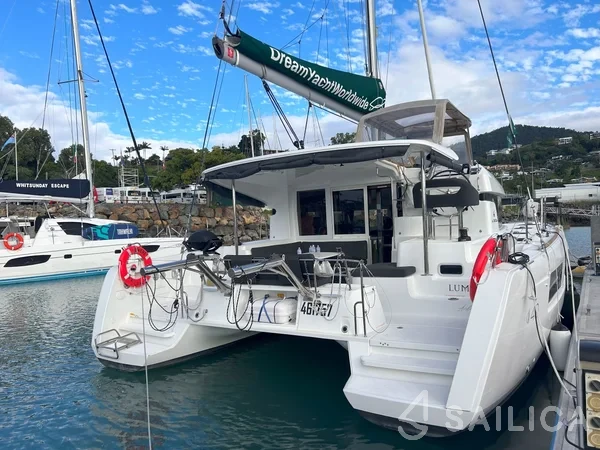 Lagoon 40 - Yacht Charter Sailica