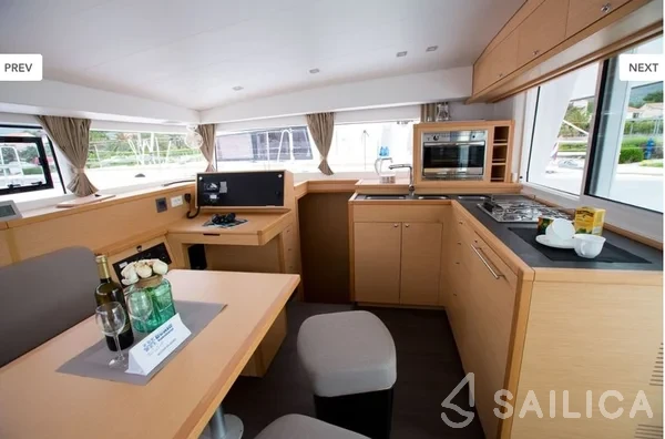 Lagoon 40 - Yacht Charter Sailica