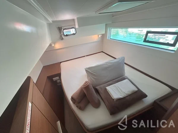 Lagoon 40 - Yacht Charter Sailica
