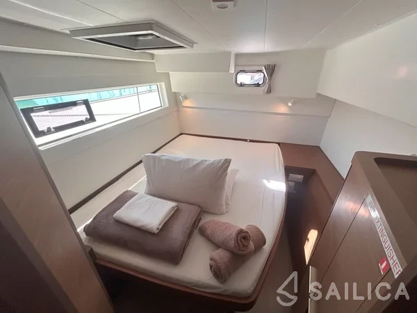Lagoon 40 - Yacht Charter Sailica