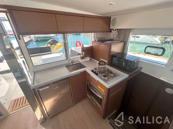 Lagoon 40 - Yacht Charter Sailica